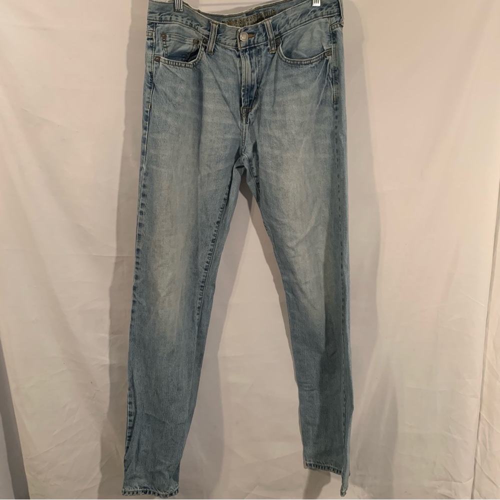 American Eagle Men’s Original Straight Fit Light Wash Jeans Size 32x34